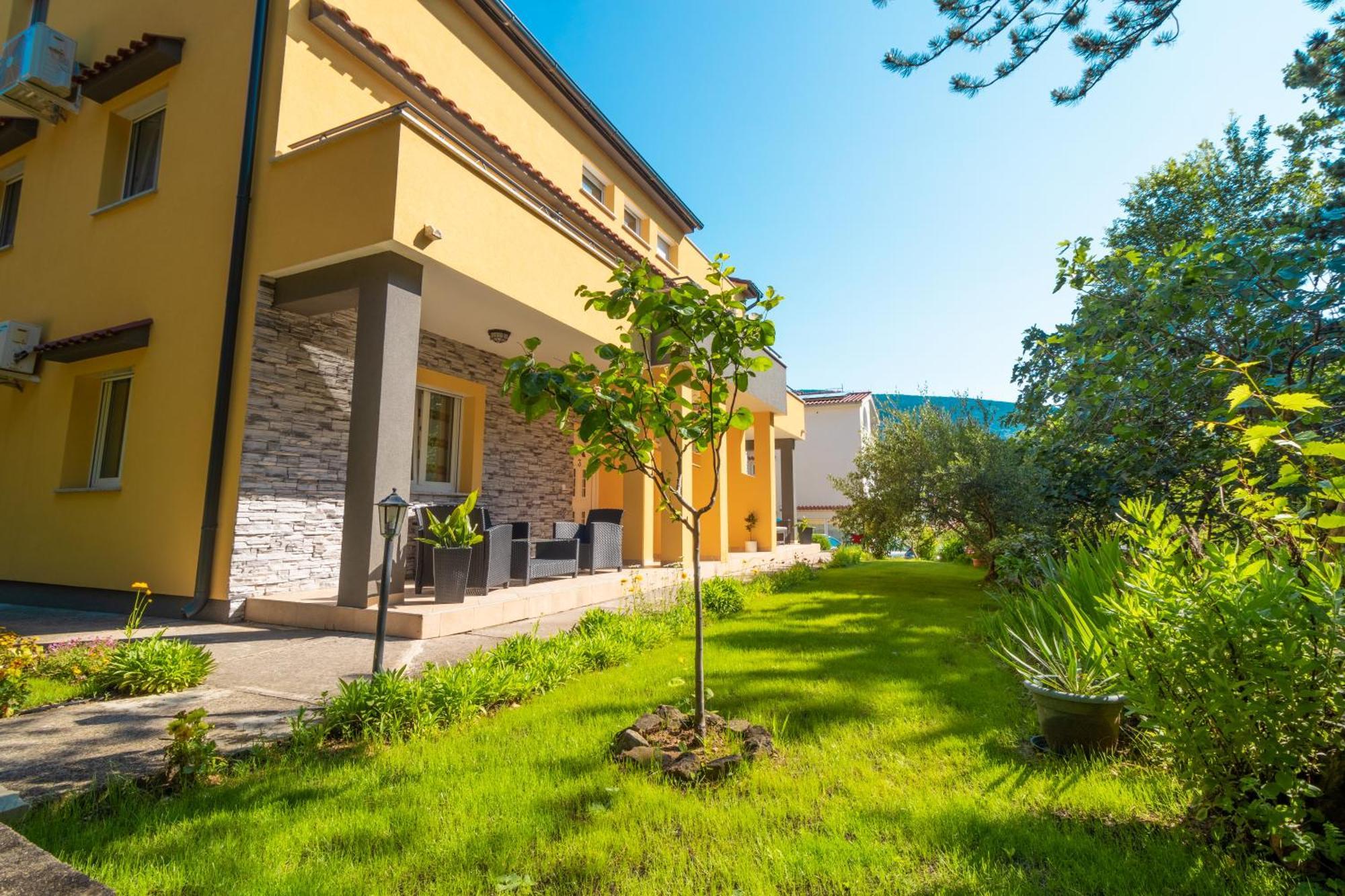 Apartments Gracia Baska  Ngoại thất bức ảnh