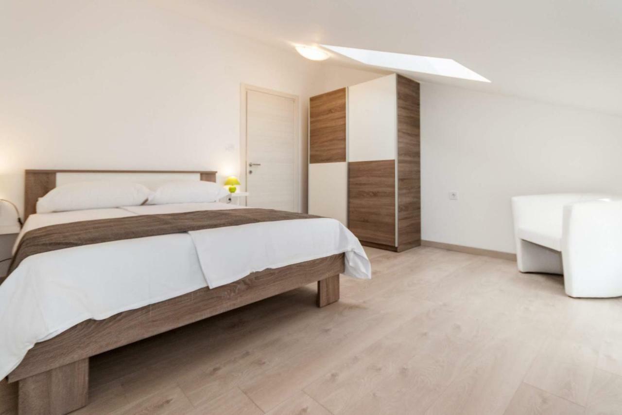 Apartments Gracia Baska  Ngoại thất bức ảnh